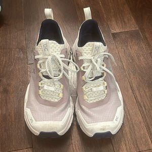 On Running Cloudultra Flourite in Lily White